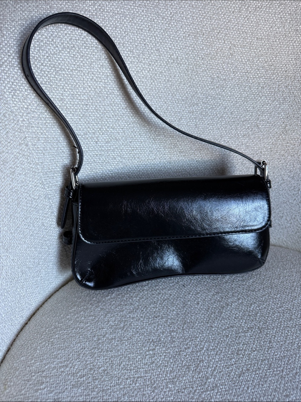 Elegant Black Leather Shoulder Bag
